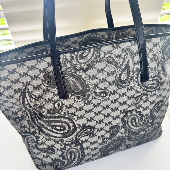 Michael Kors Black and Gray Floral Tote Bag - Picture 2 of 7